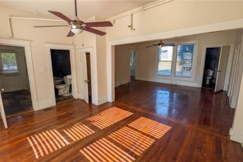 Commercial property in Saint Petersburg, Florida 283.63 sq.m. № 2200754 - photo 6