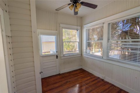 Commercial property in Saint Petersburg, Florida 283.63 sq.m. № 2200754 - photo 10