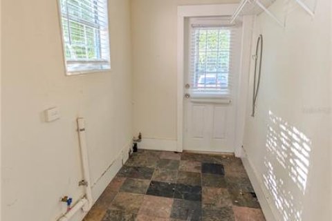 Commercial property in Saint Petersburg, Florida 283.63 sq.m. № 2200754 - photo 7