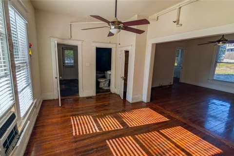 Commercial property in Saint Petersburg, Florida 283.63 sq.m. № 2200754 - photo 12