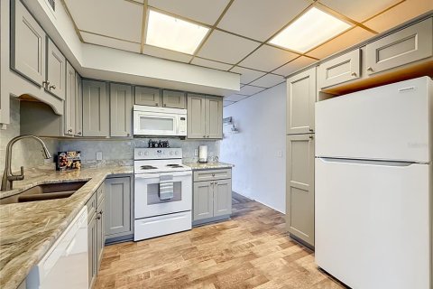 Купить кондоминиум в Кеннет-Сити, Флорида 8 комнат, 95.22м2, № 2232168 - фото 18