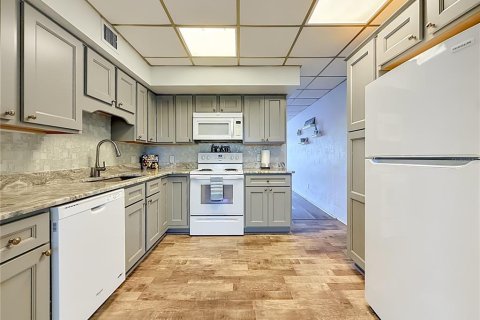 Купить кондоминиум в Кеннет-Сити, Флорида 8 комнат, 95.22м2, № 2232168 - фото 20