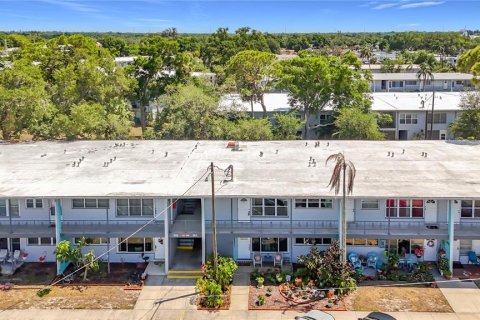 Condo in Kenneth City, Florida, 2 bedrooms № 2232168