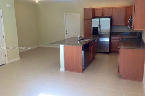 Снять в аренду таунхаус в Купер-Сити, Флорида 3 спальни, 123.93м2, № 1809341 - фото 9