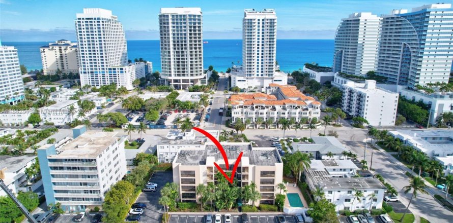 Condominio en Fort Lauderdale, Florida, 2 dormitorios № 1932237