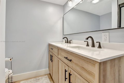 Condominio en venta en Fort Lauderdale, Florida, 2 dormitorios, 117.61 m2 № 1932237 - foto 10