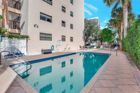 Condominio en venta en Fort Lauderdale, Florida, 2 dormitorios, 117.61 m2 № 1932237 - foto 20