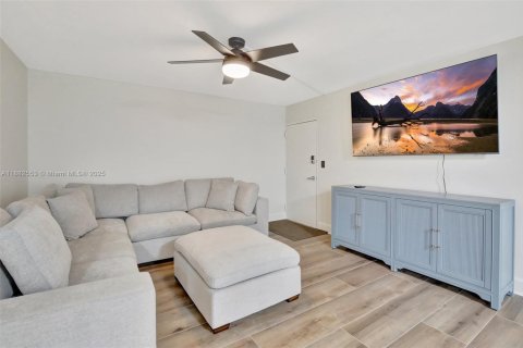 Condominio en venta en Fort Lauderdale, Florida, 2 dormitorios, 117.61 m2 № 1932237 - foto 3