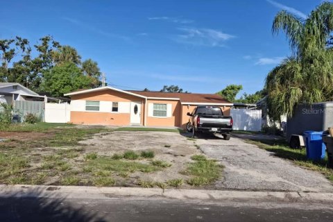 Casa en alquiler en Tampa, Florida, 4 dormitorios, 131.55 m2 № 1843199 - foto 1