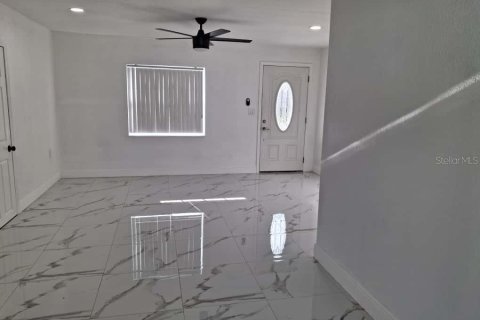 Casa en alquiler en Tampa, Florida, 4 dormitorios, 131.55 m2 № 1843199 - foto 5