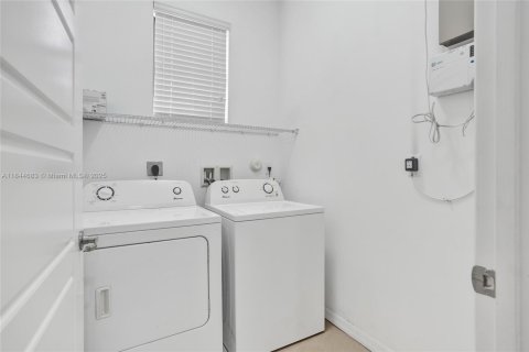 Купить виллу или дом в Майами, Флорида 4 спальни, 215.35м2, № 1839688 - фото 28