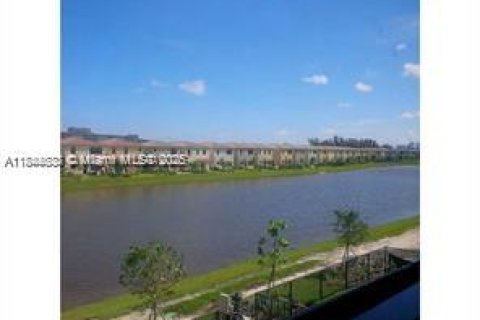 Купить виллу или дом в Майами, Флорида 4 спальни, 215.35м2, № 1839688 - фото 4