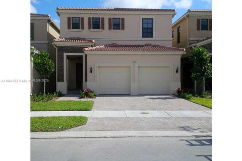 Купить виллу или дом в Майами, Флорида 4 спальни, 215.35м2, № 1839688 - фото 1