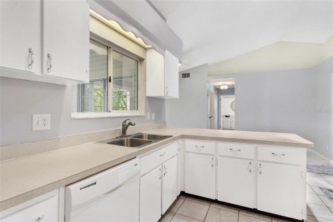House in Leesburg, Florida 2 bedrooms, 139.26 sq.m. № 1740686 - photo 18