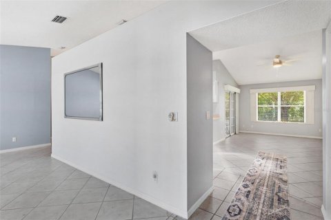 House in Leesburg, Florida 2 bedrooms, 139.26 sq.m. № 1740686 - photo 6