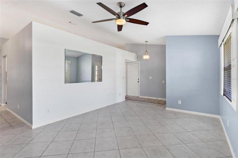 House in Leesburg, Florida 2 bedrooms, 139.26 sq.m. № 1740686 - photo 8