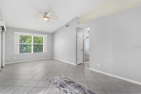 House in Leesburg, Florida 2 bedrooms, 139.26 sq.m. № 1740686 - photo 12