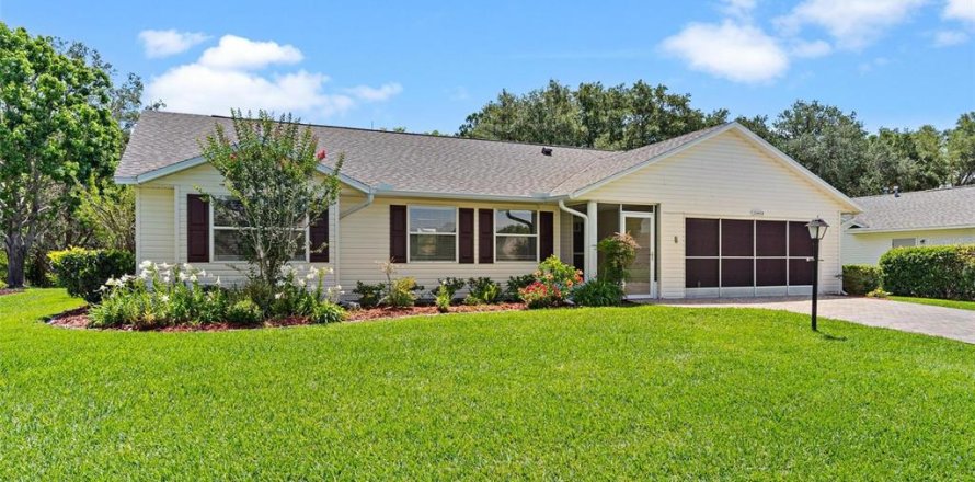 House in Leesburg, Florida 2 bedrooms, 139.26 sq.m. № 1740686