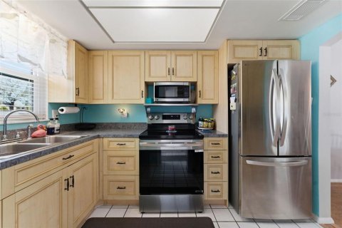 Villa ou maison à vendre à Bradenton, Floride: 2 chambres, 83.24 m2 № 2099905 - photo 5
