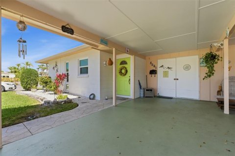 Villa ou maison à vendre à Bradenton, Floride: 2 chambres, 83.24 m2 № 2099905 - photo 4