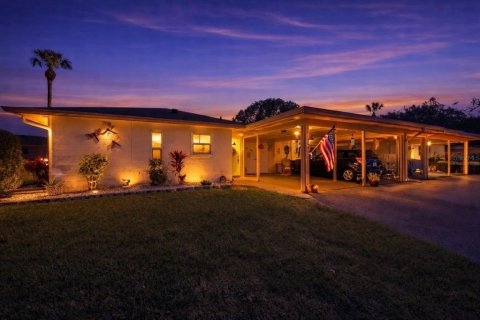 Villa ou maison à vendre à Bradenton, Floride: 2 chambres, 83.24 m2 № 2099905 - photo 2
