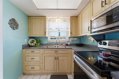Villa ou maison à vendre à Bradenton, Floride: 2 chambres, 83.24 m2 № 2099905 - photo 6