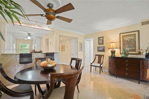 Condo in Pompano Beach, Florida, 3 bedrooms  № 1887889 - photo 4