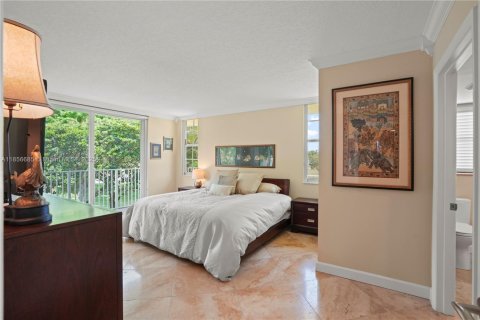 Condo in Pompano Beach, Florida, 3 bedrooms  № 1887889 - photo 17
