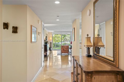 Condo in Pompano Beach, Florida, 3 bedrooms  № 1887889 - photo 7
