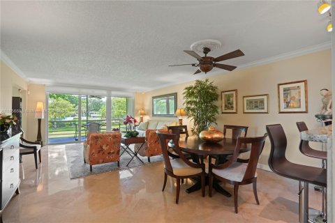 Condo in Pompano Beach, Florida, 3 bedrooms  № 1887889 - photo 1
