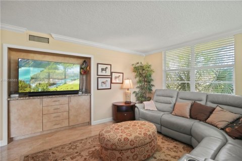 Condo in Pompano Beach, Florida, 3 bedrooms  № 1887889 - photo 26