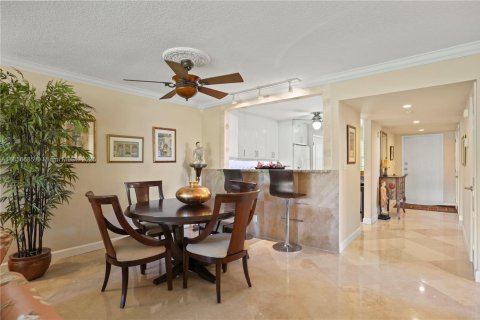 Condo in Pompano Beach, Florida, 3 bedrooms  № 1887889 - photo 2