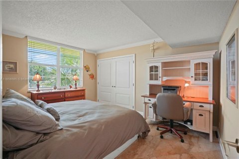 Condo in Pompano Beach, Florida, 3 bedrooms  № 1887889 - photo 21