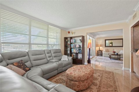 Condo in Pompano Beach, Florida, 3 bedrooms  № 1887889 - photo 27