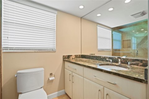 Condo in Pompano Beach, Florida, 3 bedrooms  № 1887889 - photo 18