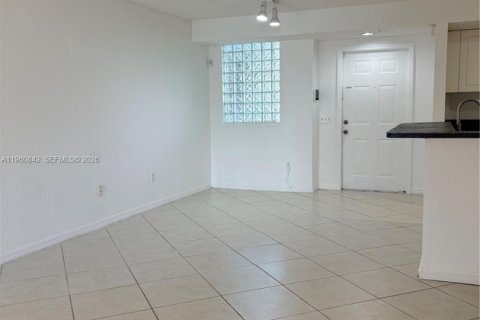 Condominio en alquiler en Pembroke Pines, Florida, 1 dormitorio, 73.67 m2 № 2023245 - foto 14