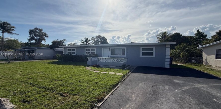 House in Fort Lauderdale, Florida 4 bedrooms, 161.56 sq.m. № 2050001