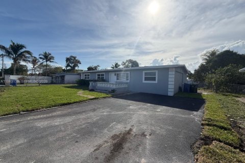 House in Fort Lauderdale, Florida 4 bedrooms, 161.56 sq.m. № 2050001 - photo 3