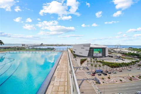 Condo in Miami, Florida, 1 bedroom  № 1895950 - photo 26
