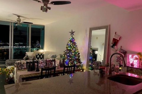 Condo in Miami, Florida, 1 bedroom  № 1895950 - photo 4