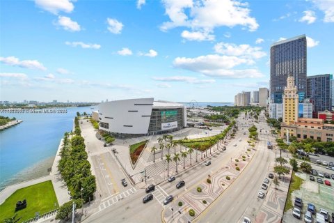 Condo in Miami, Florida, 1 bedroom  № 1895950 - photo 15