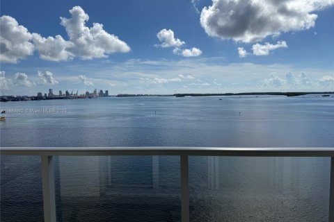 Copropriété à louer à Miami, Floride: 2 chambres, 111.48 m2 № 1931642 - photo 2