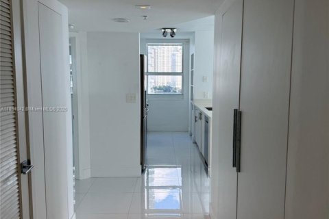Copropriété à louer à Miami, Floride: 2 chambres, 111.48 m2 № 1931642 - photo 7