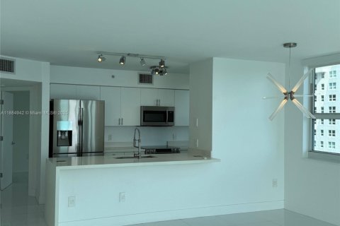 Copropriété à louer à Miami, Floride: 2 chambres, 111.48 m2 № 1931642 - photo 12