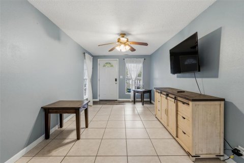 House in Saint Petersburg, Florida 2 bedrooms, 66.89 sq.m. № 2258889 - photo 3