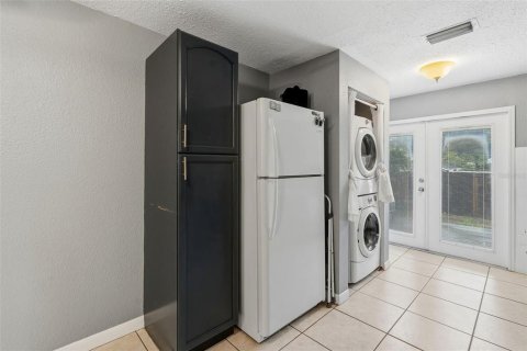 House in Saint Petersburg, Florida 2 bedrooms, 66.89 sq.m. № 2258889 - photo 10