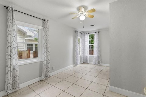 House in Saint Petersburg, Florida 2 bedrooms, 66.89 sq.m. № 2258889 - photo 16