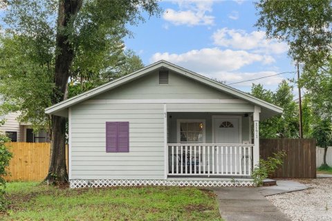 House in Saint Petersburg, Florida 2 bedrooms, 66.89 sq.m. № 2258889