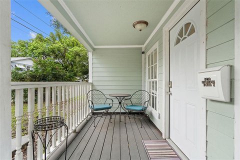 House in Saint Petersburg, Florida 2 bedrooms, 66.89 sq.m. № 2258889 - photo 2