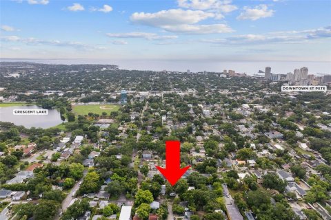 House in Saint Petersburg, Florida 2 bedrooms, 66.89 sq.m. № 2258889 - photo 24